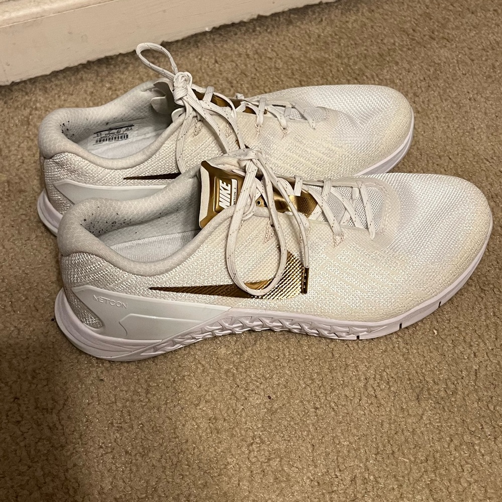 women’s white/cream Nike Metcon 3’s